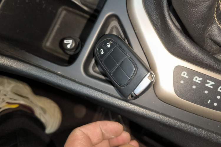 Used Jeep Cherokee 2017 2.0L Superior Edition Interior 1