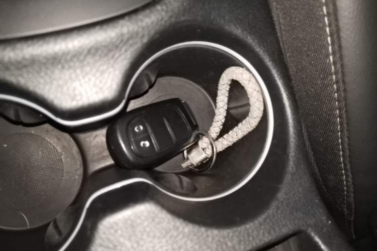 Used Jeep Cherokee 2017 2.0L Superior Edition Interior 1