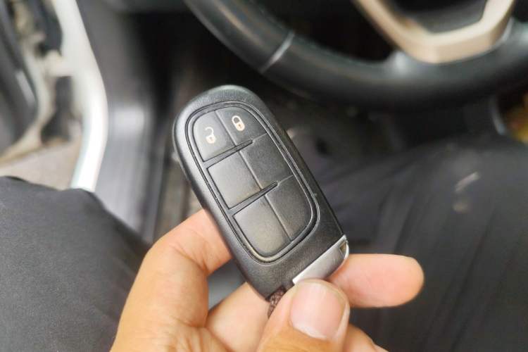 Used Jeep Cherokee 2017 2.0L Superior Edition Interior 1