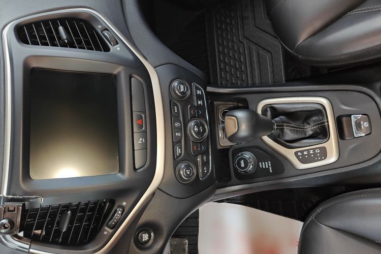 Used Jeep Cherokee 2017 2.4L Professional Smart Edition Interior 2