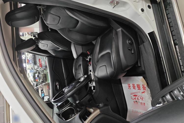 Used Jeep Cherokee 2017 2.4L Professional Smart Edition Interior 3