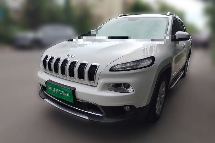 Used Jeep Cherokee 2017 2.0L Superior Edition Guazi used car, China used car export, Used car for sale, Used Jeep cars, Cheapest cars for sale