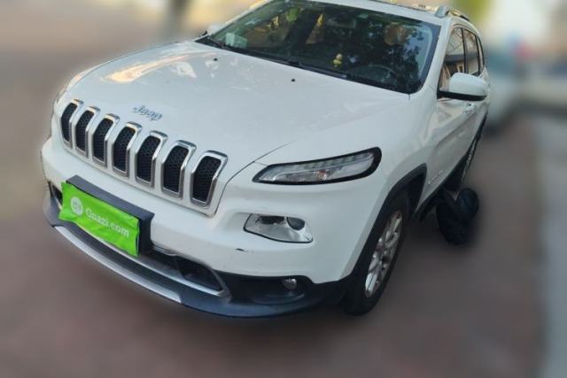 Używany Jeep Cherokee 2017 2.4L Leading Smart Edition