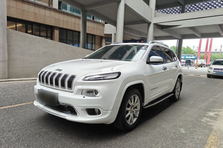 Ojetý Jeep Cherokee 2017 2.4L Professional Smart Edition Guazi used car, China used car export, Used car for sale, Used  cars, Cheapest cars for sale
