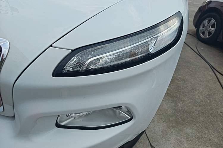 Used Jeep Cherokee 2017 2.0L Superior Edition Left Front Headlight