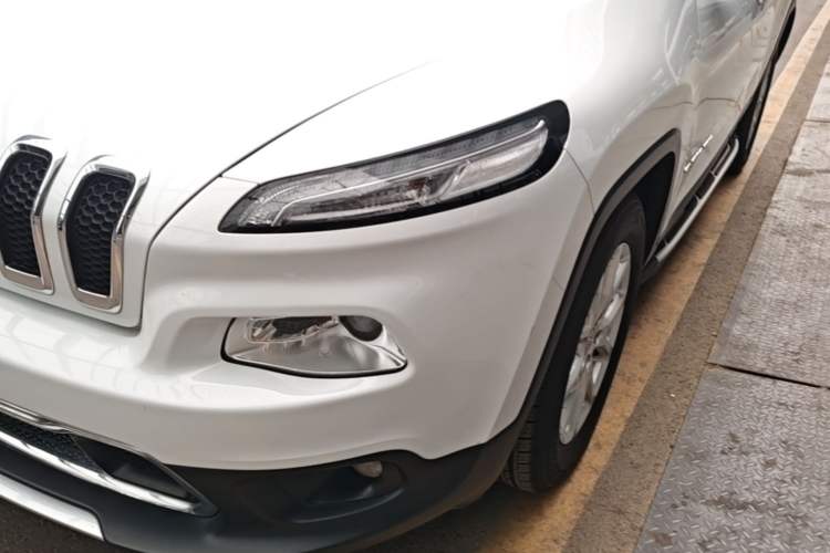 Used Jeep Cherokee 2017 2.0L Superior Edition Left Front Headlight