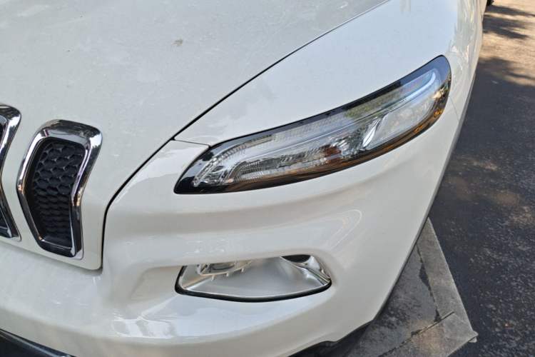 Used Jeep Cherokee 2017 2.0L Superior Edition Left Front Headlight