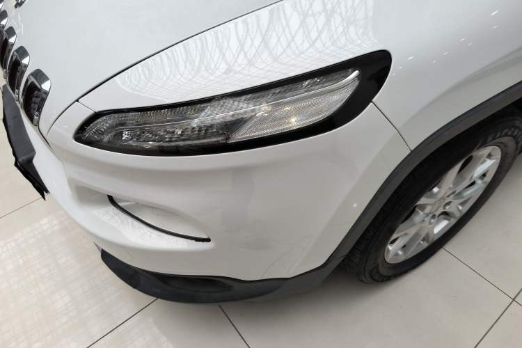 Used Jeep Cherokee 2017 2.0L Superior Edition Left Front Headlight