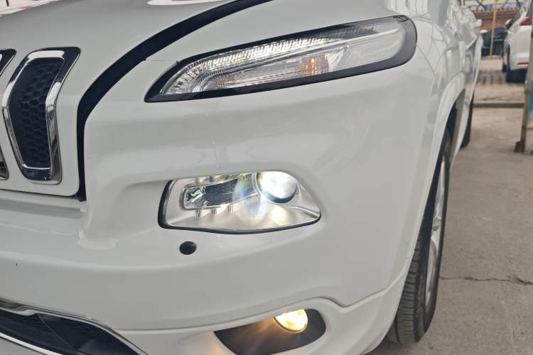 Used Jeep Cherokee 2017 2.4L Professional Smart Edition Left Front Headlight