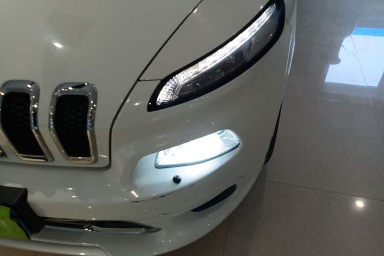 Used Jeep Cherokee 2017 2.4L Excellence Edition Left Front Headlight