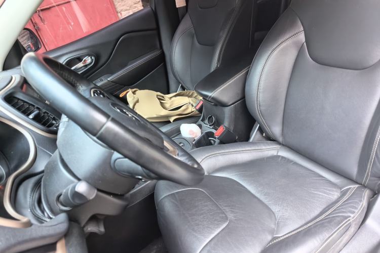 Used Jeep Cherokee 2017 2.4L Leading Smart Edition Left Front Seat