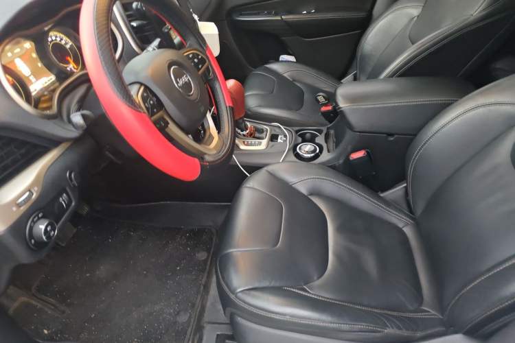 Used Jeep Cherokee 2017 2.4L Professional Smart Edition Left Front Seat