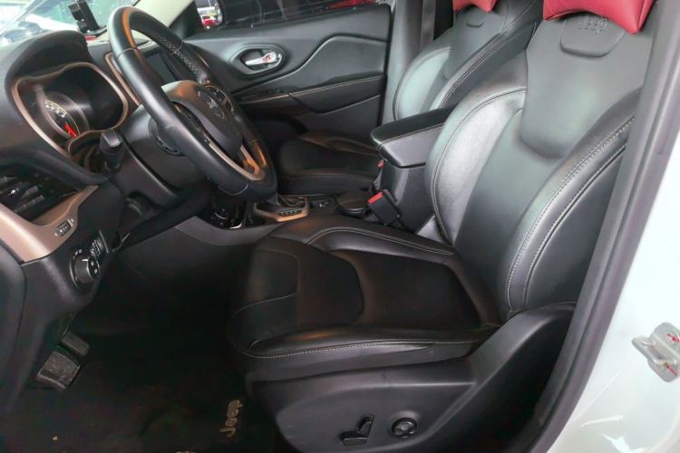 Used Jeep Cherokee 2017 2.4L Leading Smart Edition Left Front Seat