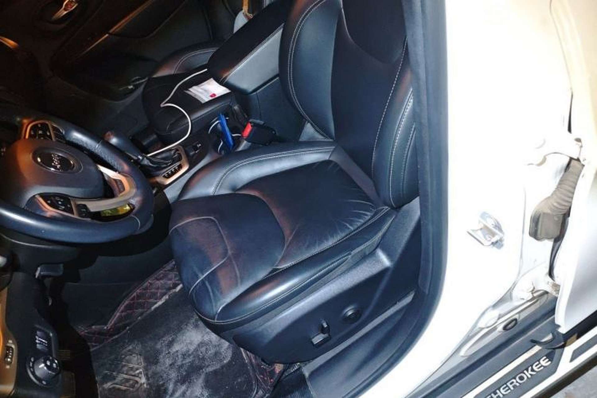 Used Jeep Cherokee 2017 2.0L Superior Edition Left Front Seat