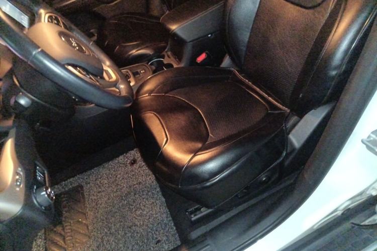 Used Jeep Cherokee 2017 2.0L Superior Edition Left Front Seat