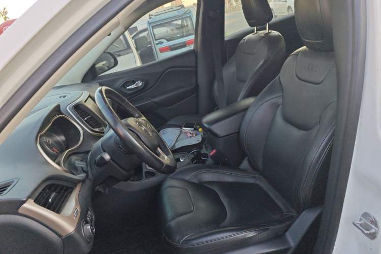 Used Jeep Cherokee 2017 2.4L Leading Smart Edition Left Front Seat
