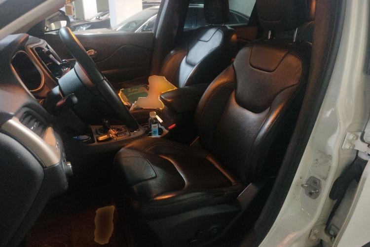 Used Jeep Cherokee 2017 2.4L Leading Edition Left Front Seat