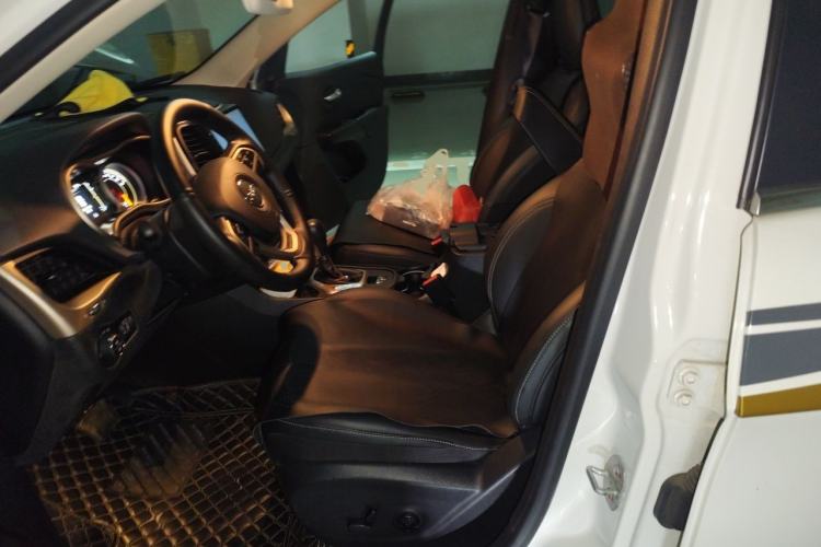 Used Jeep Cherokee 2017 2.4L Leading Edition Left Front Seat