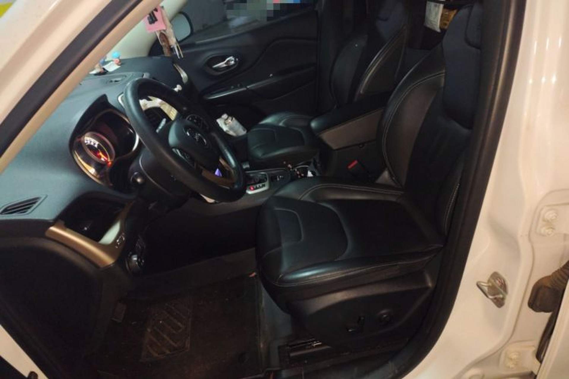 Used Jeep Cherokee 2017 2.0L Superior Edition Left Front Seat