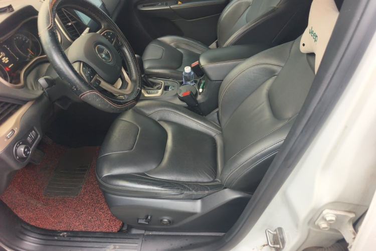 Used Jeep Cherokee 2017 2.4L Leading Edition Left Front Seat