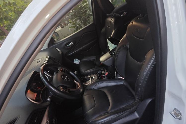 Used Jeep Cherokee 2017 2.4L Leading Smart Edition Left Front Seat