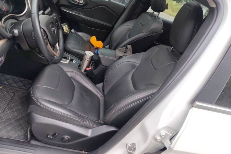 Used Jeep Cherokee 2017 2.0L Superior Edition Left Front Seat