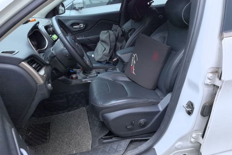 Used Jeep Cherokee 2017 2.4L Professional Smart Edition Left Front Seat