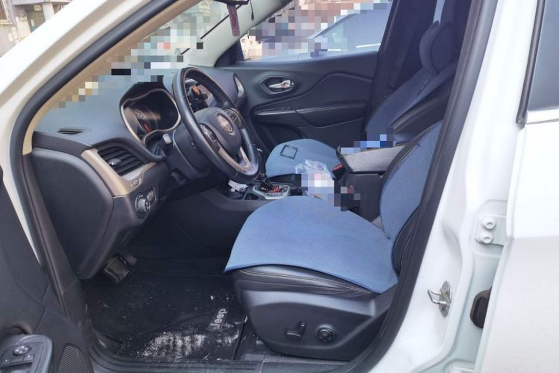 Used Jeep Cherokee 2017 2.0L Superior Edition Left Front Seat