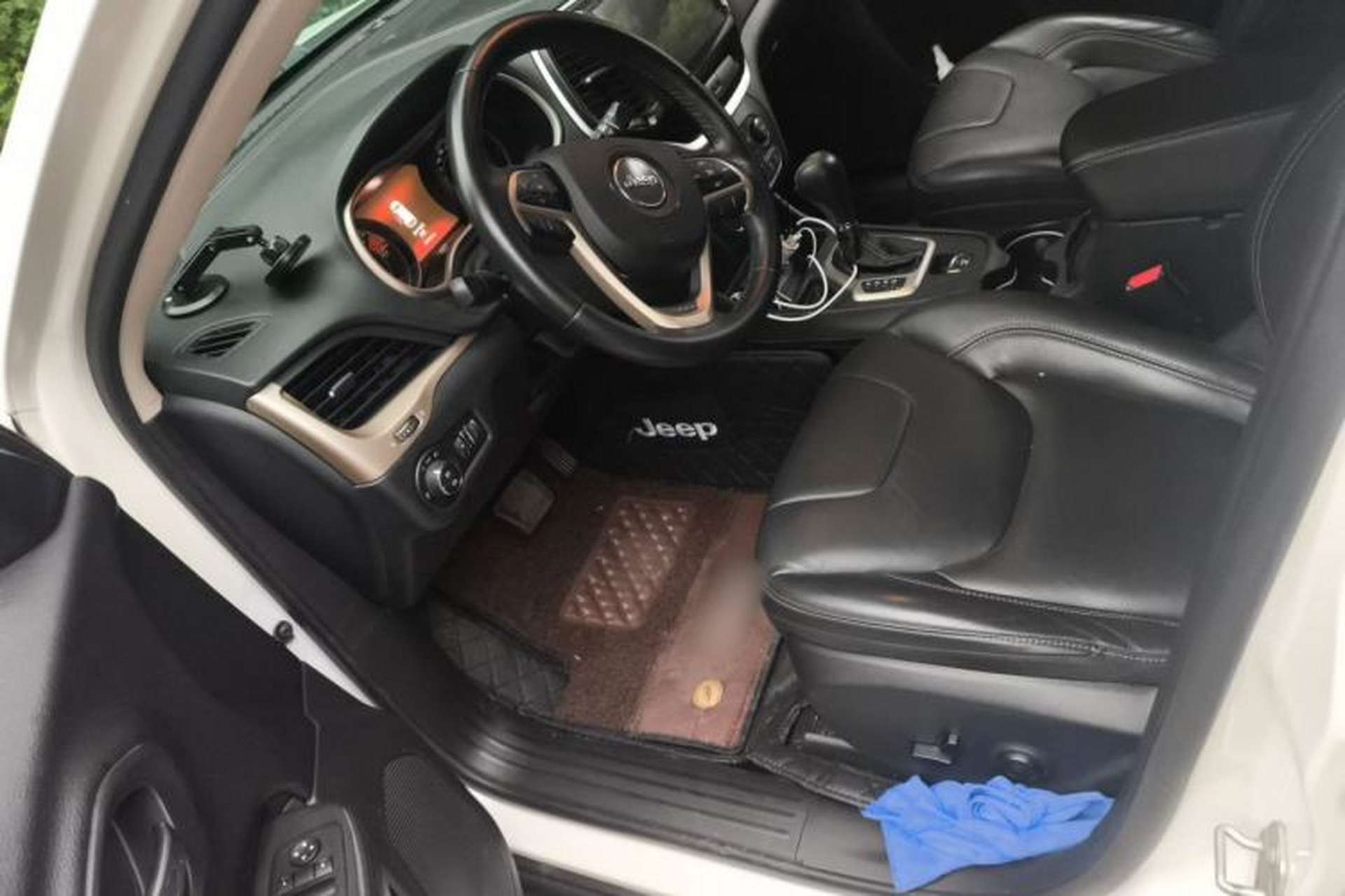 Used Jeep Cherokee 2017 2.0L Superior Edition Left Front Seat