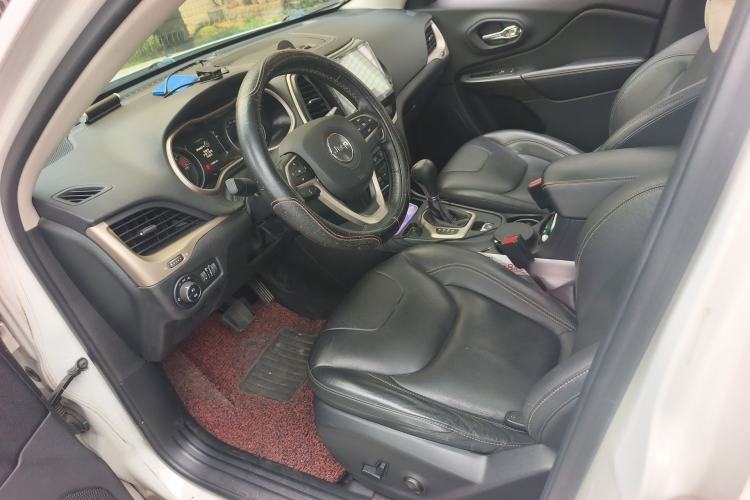 Used Jeep Cherokee 2017 2.4L Leading Edition Left Front Seat