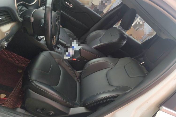 Used Jeep Cherokee 2017 2.4L Professional Smart Edition Left Front Seat
