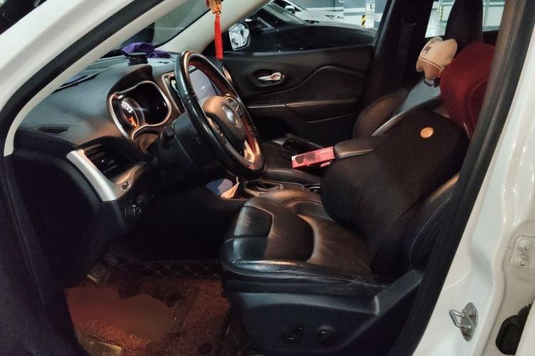 Used Jeep Cherokee 2017 2.4L Leading Edition Left Front Seat