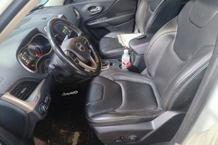 Used Jeep Cherokee 2017 2.4L Leading Edition Left Front Seat