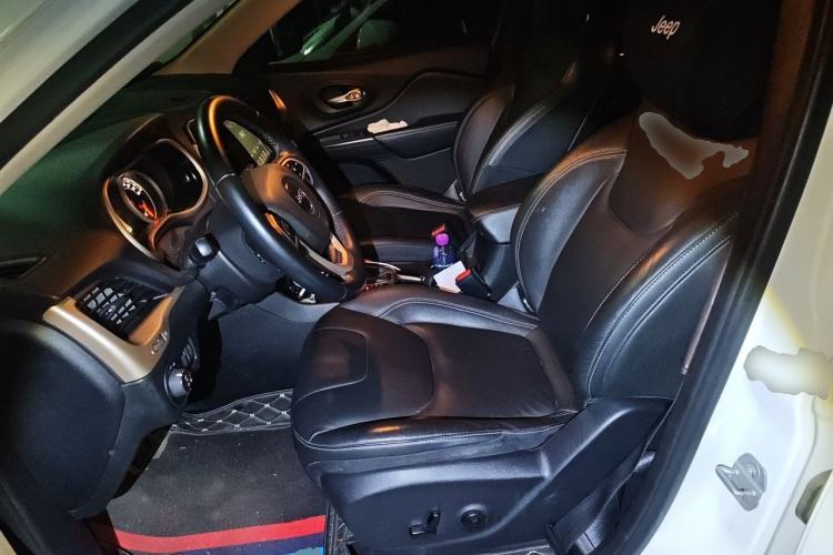 Used Jeep Cherokee 2017 2.4L Leading Smart Edition Left Front Seat