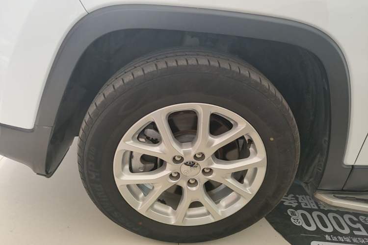 Used Jeep Cherokee 2017 2.4L Leading Edition Left Front Wheel Hub