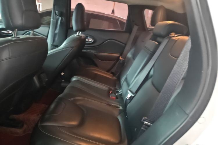Used Jeep Cherokee 2017 2.0L Superior Edition Left Rear Seat