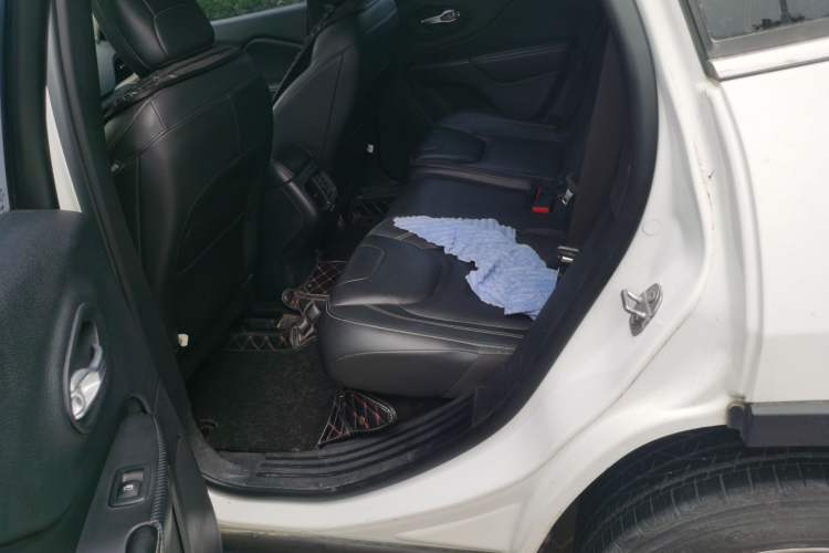 Used Jeep Cherokee 2017 2.4L Leading Edition Left Rear Seat