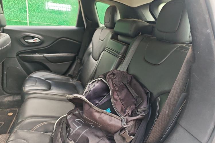 Used Jeep Cherokee 2017 2.0L Superior Edition Left Rear Seat