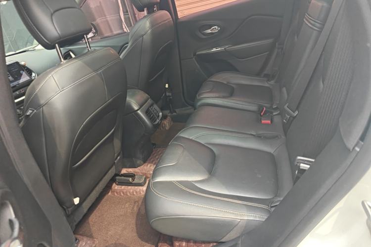 Used Jeep Cherokee 2017 2.0L Superior Edition Left Rear Seat
