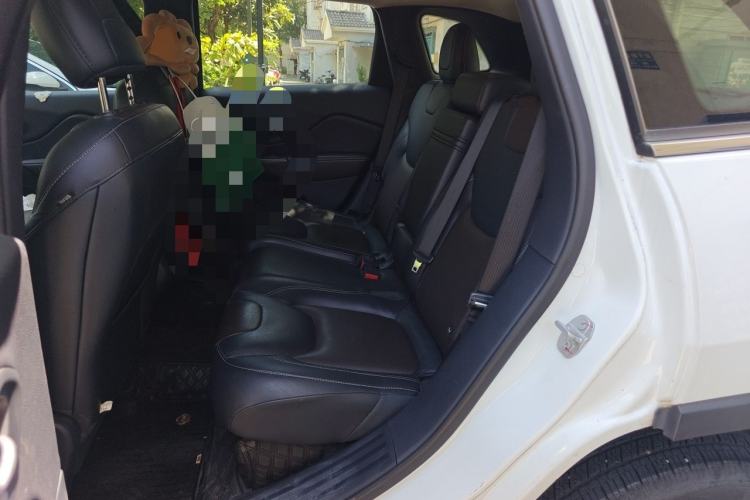 Used Jeep Cherokee 2017 2.0L Superior Edition Left Rear Seat