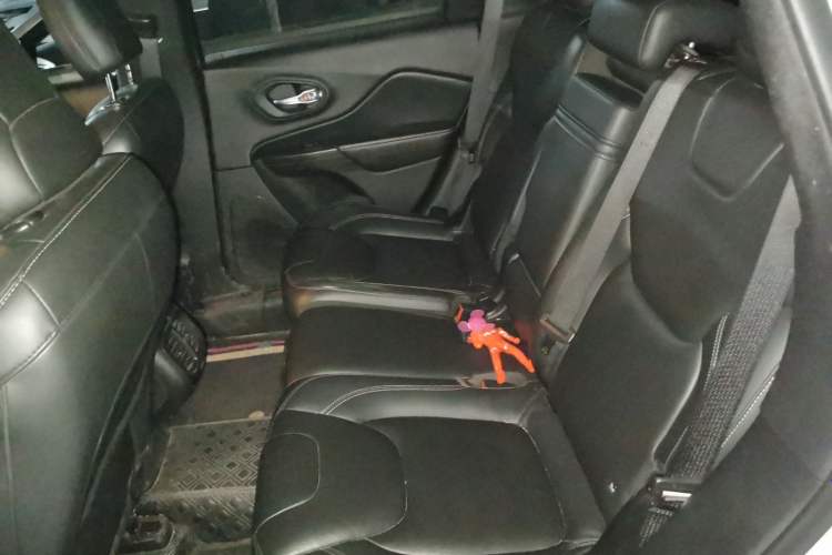 Used Jeep Cherokee 2017 2.0L Superior Edition Left Rear Seat