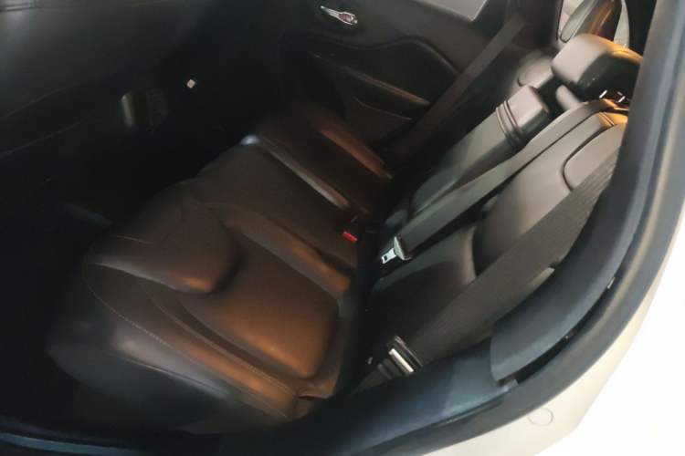 Used Jeep Cherokee 2017 2.4L Leading Smart Edition Left Rear Seat