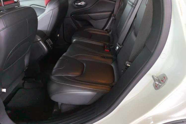 Used Jeep Cherokee 2017 2.4L Leading Smart Edition Left Rear Seat