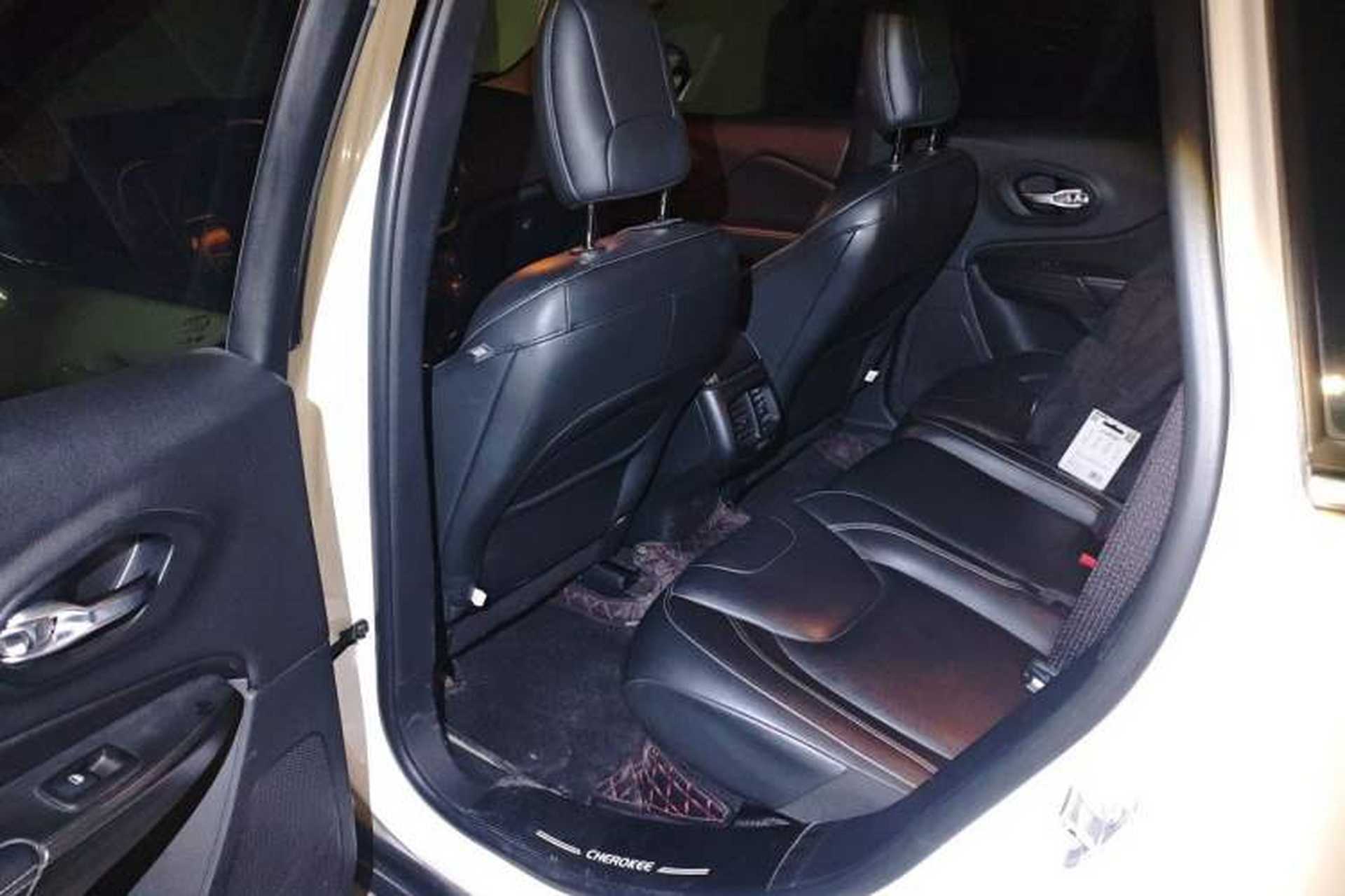 Used Jeep Cherokee 2017 2.0L Superior Edition Left Rear Seat