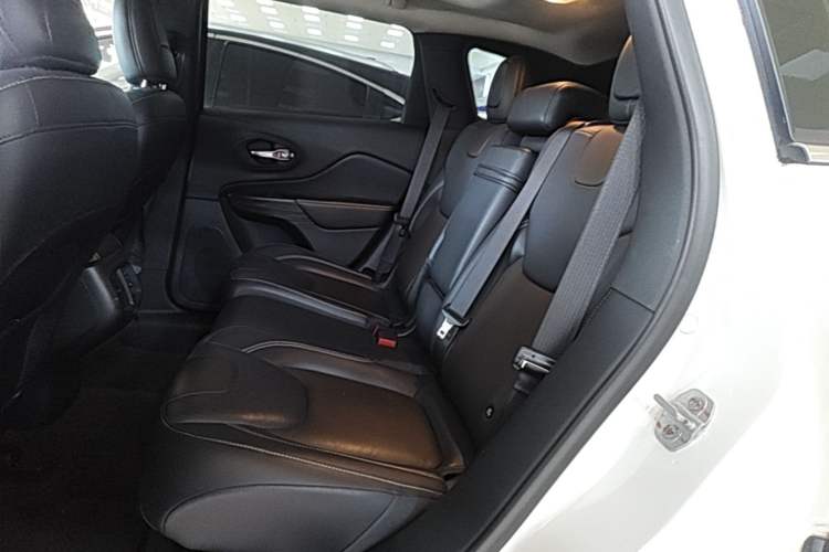 Used Jeep Cherokee 2017 2.4L Leading Smart Edition Left Rear Seat
