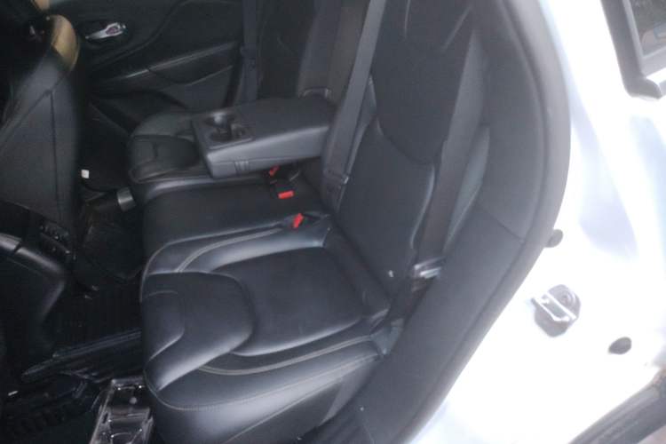 Used Jeep Cherokee 2017 2.4L Leading Edition Left Rear Seat