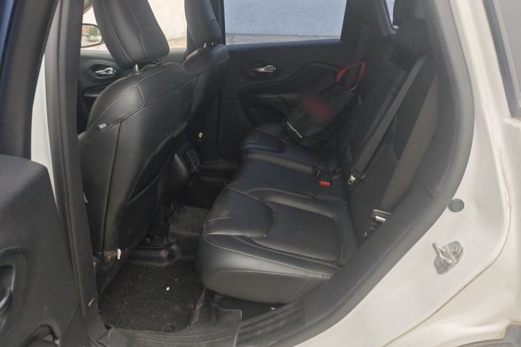 Used Jeep Cherokee 2017 2.0L Superior Edition Left Rear Seat