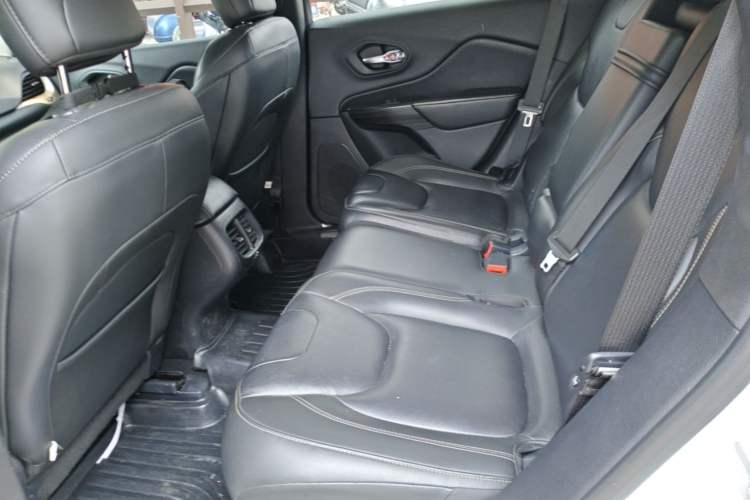 Used Jeep Cherokee 2017 2.0L Superior Edition Left Rear Seat