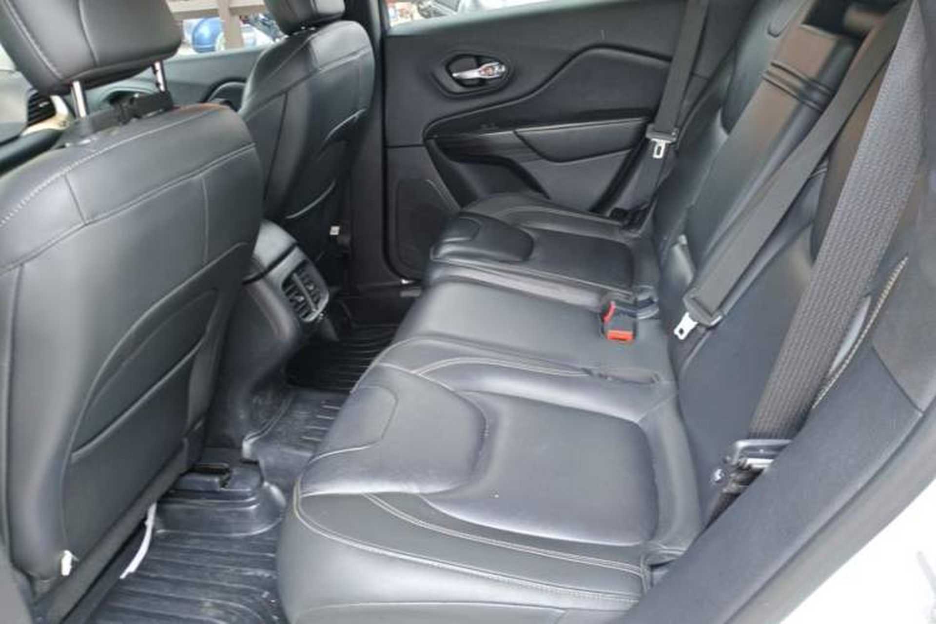 Used Jeep Cherokee 2017 2.0L Superior Edition Left Rear Seat