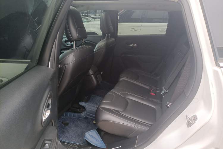 Used Jeep Cherokee 2017 2.4L Professional Smart Edition Left Rear Seat